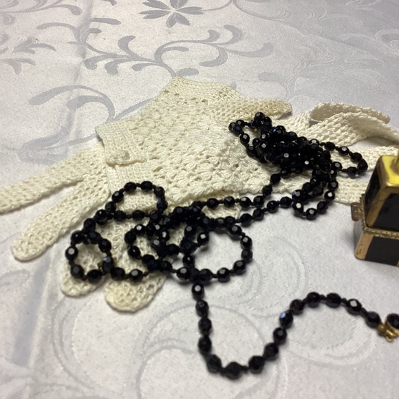 BLACK LONG CRYSTAL necklace. Nice vintage clasp MOMS COLLECTION - Picture 8 of 9